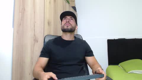 WALTER BROWN  online show from 27, 11, 2025