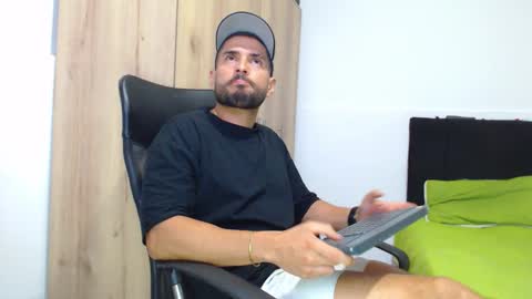 WALTER BROWN  online show from 28, 11, 2025