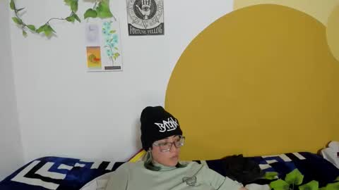 Waningrose  Lu online show from 3, 12, 2025