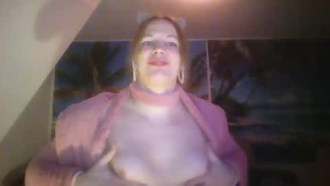 Emilia inst  online show from 1, 1, 2025