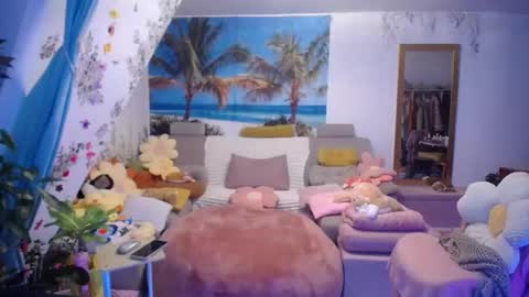 Emilia inst  online show from 16, 10, 2025