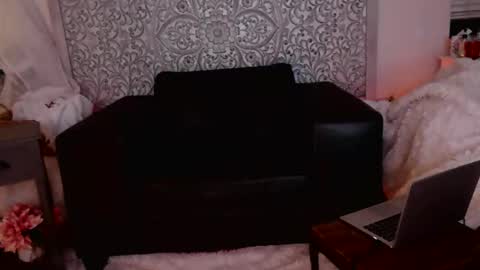 wantmymantofukme online show from 2, 11, 2025