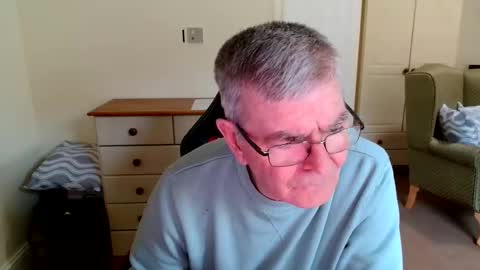 wanttobefree22 online show from 17, 10, 2025