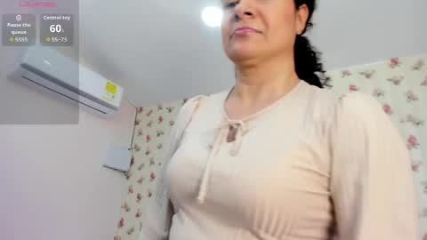 Milf Latina online show from 30, 5, 2026