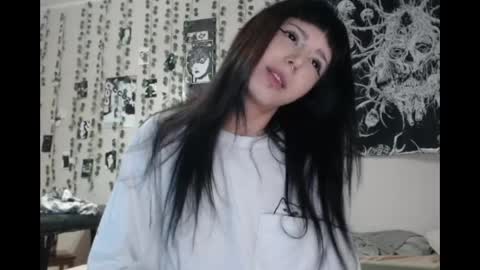 Snapshot of wavy_nights chatting on 26, 4, 2026 Mina online show from 26, 4, 2026
