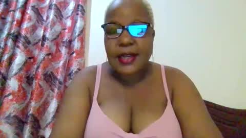 Snapshot of weaverbird25 chatting on 31, 3, 2026 weaverbird25 online show from 31, 3, 2026