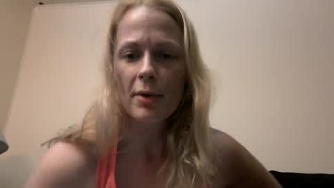 Snapshot of webcumcouple chatting on 4, 8, 2026 HayleyJay online show from 4, 8, 2026