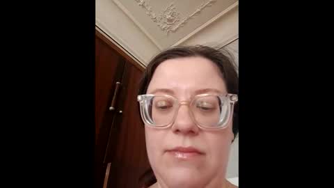 Snapshot of webgirl2 chatting on 27, 4, 2026 Marina online show from 27, 4, 2026