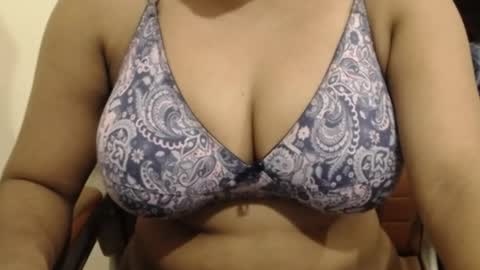 Snapshot of webshowxxx chatting on 21, 4, 2026 mina online show from 21, 4, 2026