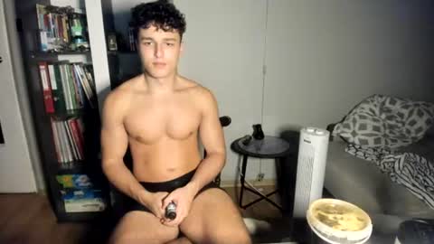 wee_willy_winky online show from 24, 6, 2026