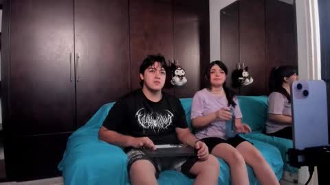 Snapshot of weemilyandandrew chatting on 2, 3, 2026 EMILY ANDREW online show from 2, 3, 2026