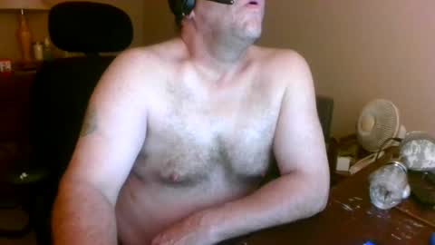 Snapshot of welderod chatting on 3, 7, 2026 welderod online show from 3, 7, 2026