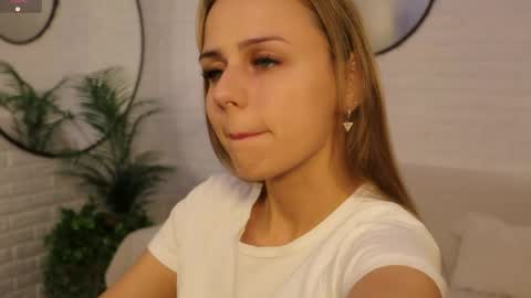 Snapshot of wendy__doll chatting on 27, 5, 2026 Im Wendy online show from 27, 5, 2026