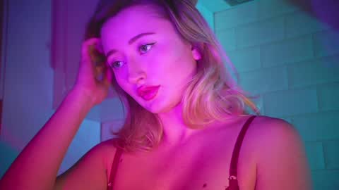 Daisy    online show from 6, 12, 2024