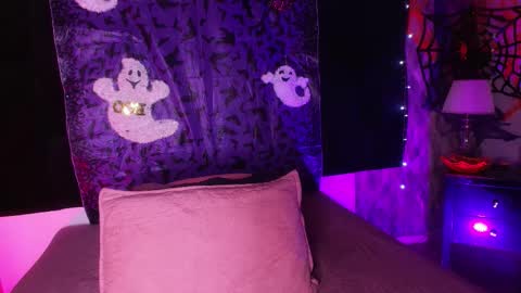 WEN SHENG online show from 15, 10, 2025