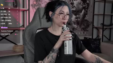 little girl who is always rightLisa online show from 19, 11, 2025