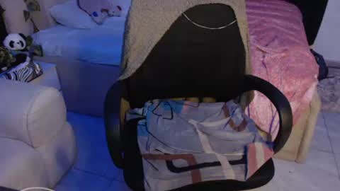 Snapshot of wet_my_pussyyy chatting on 10, 5, 2026 lucy online show from 10, 5, 2026