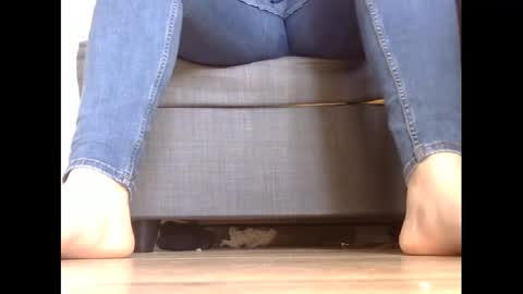 wet_pants2022 online show from 27, 2, 2025