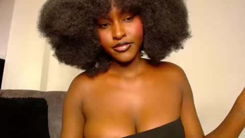 Snapshot of wet_wife_material chatting on 9, 2, 2025 Macey online show from 9, 2, 2025