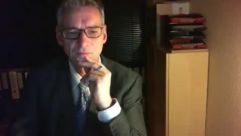Snapshot of wetsuitedman chatting on 13, 11, 2025 Franz online show from 13, 11, 2025
