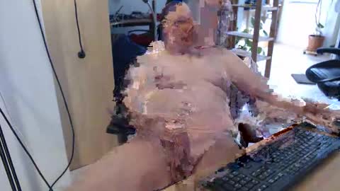 WeTwo online show from 11, 4, 2026