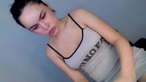 Snapshot of what_the_fuckxx chatting on 10, 1, 2026 kiara online show from 10, 1, 2026