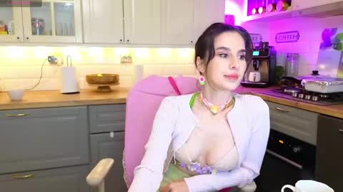 Victoria Maria online show from 26, 4, 2026