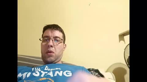 Snapshot of whatwouldyouliketosee chatting on 25, 1, 2025 stoffy online show from 25, 1, 2025