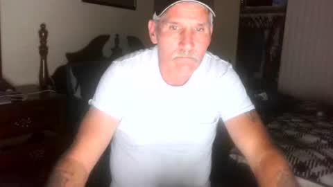 Snapshot of wheenidude chatting on 19, 5, 2026 wheenidude online show from 19, 5, 2026