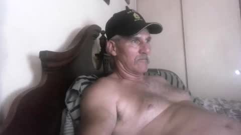 Snapshot of wheenidude chatting on 19, 5, 2026 wheenidude online show from 19, 5, 2026