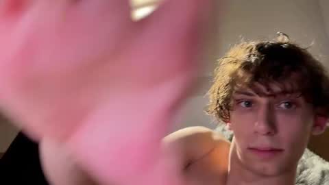 Mia  Please help me to reach 100 thumps up online show from 25, 11, 2025