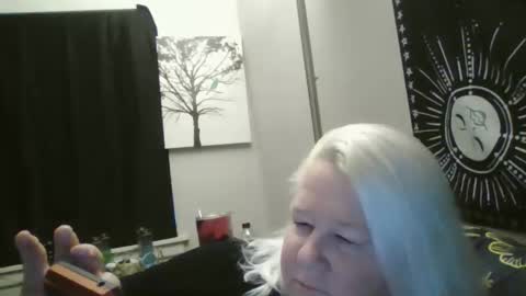 whipsnap19 online show from 14, 4, 2026