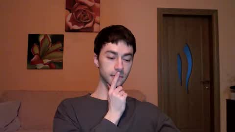 Snapshot of white_sport chatting on 11, 11, 2025 Tom online show from 11, 11, 2025