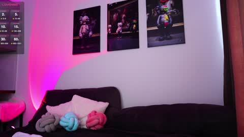 Kate  online show from 2, 2, 2025