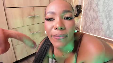 whitneyyfox online show from 27, 5, 2026