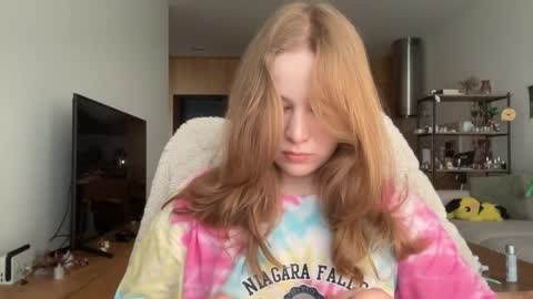 Snapshot of whoisalisa chatting on 12, 5, 2026 Alisa online show from 12, 5, 2026