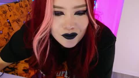 Laura  online show from 1, 6, 2026