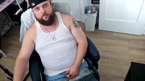 WiggaInAWifebeater online show from 9, 9, 2025