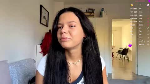 Mia online show from 30, 10, 2025