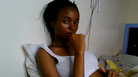 Snapshot of wildflowr chatting on 25, 6, 2026 wildflowr online show from 25, 6, 2026