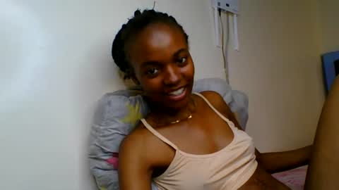 Snapshot of wildflowr chatting on 4, 7, 2026 wildflowr online show from 4, 7, 2026