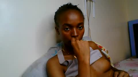 Snapshot of wildflowr chatting on 6, 7, 2026 wildflowr online show from 6, 7, 2026