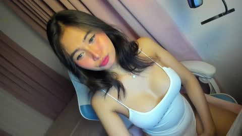 Snapshot of wildkittytrans chatting on 12, 1, 2025 CHRISTINE online show from 12, 1, 2025