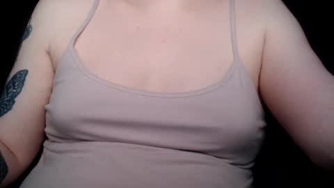 Snapshot of willh8967 chatting on 30, 5, 2026 LunaSweet online show from 30, 5, 2026