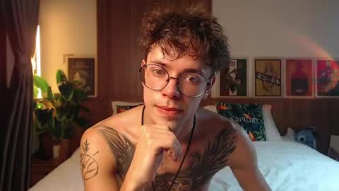 Snapshot of william_henry_a chatting on 27, 5, 2026 William online show from 27, 5, 2026