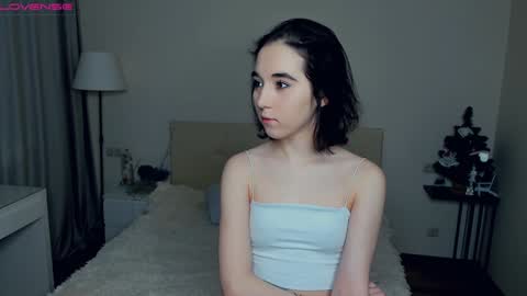 Amalia and Mia online show from 6, 1, 2025