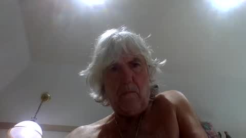 Snapshot of winedog2020 chatting on 2, 3, 2026 Gundja Man online show from 2, 3, 2026