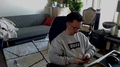 Snapshot of winnydepooh chatting on 5, 12, 2025 cream36 online show from 5, 12, 2025