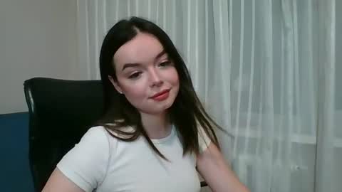 Snapshot of winter__white_rose chatting on 6, 8, 2026 Emma online show from 6, 8, 2026