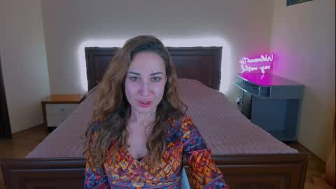 Sarah Curly online show from 29, 3, 2026